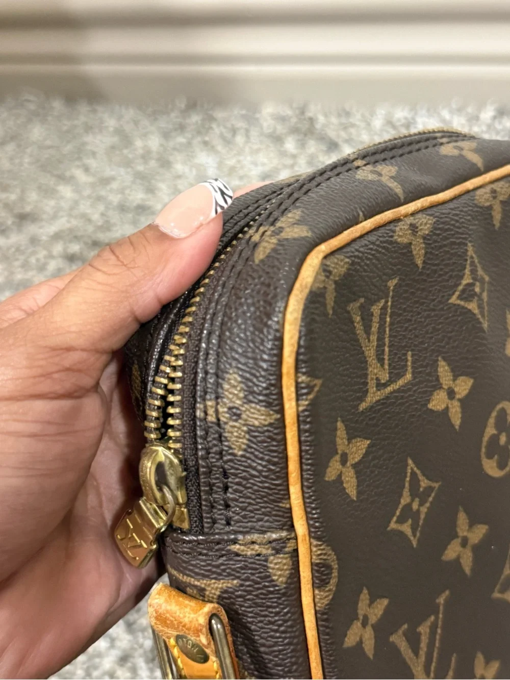 AUTHENTIC Louis Vuitton Danube 1998